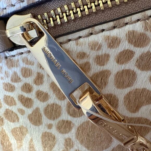 Michael Kors Jet Set East West Chain Crossbody bag in a camel giraffe print NEW - Picture 7 of 10